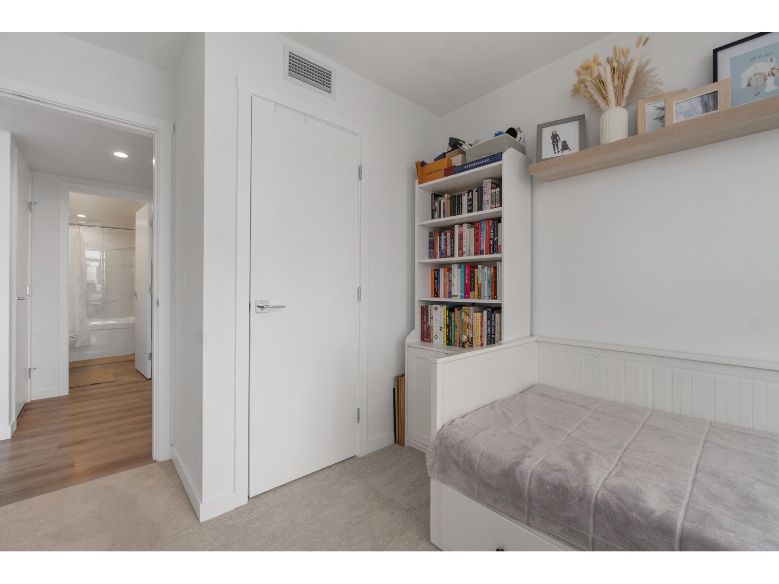 3102 13350 Central Avenue, Surrey, British Columbia  V3T 0S1 - Photo 10 - R2964230