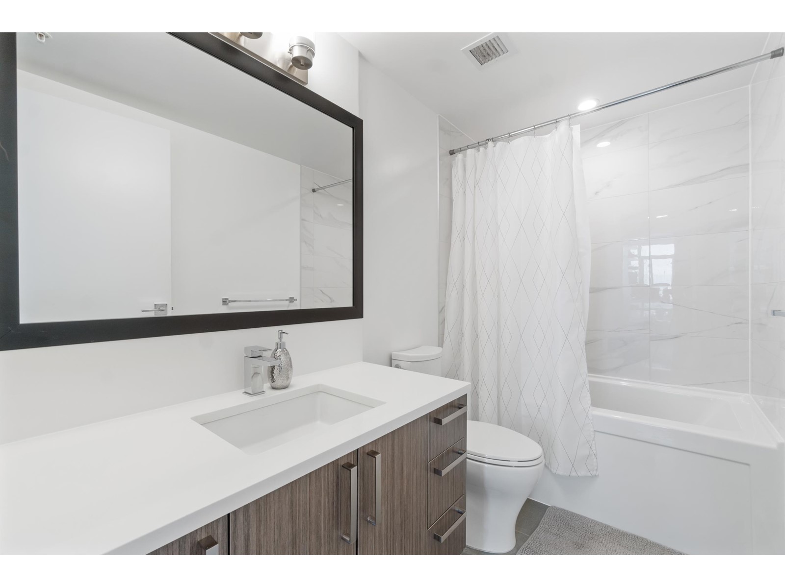 3102 13350 Central Avenue, Surrey, British Columbia  V3T 0S1 - Photo 11 - R2964230