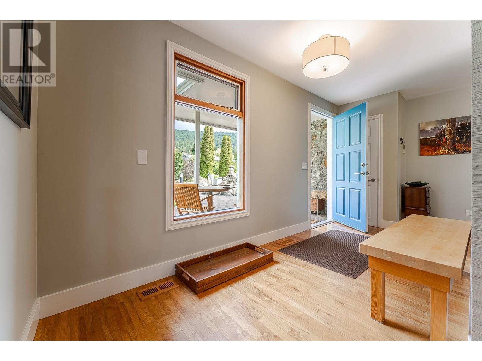 3029 Spruce Drive, Naramata, British Columbia  V0H 1N1 - Photo 4 - 10346723