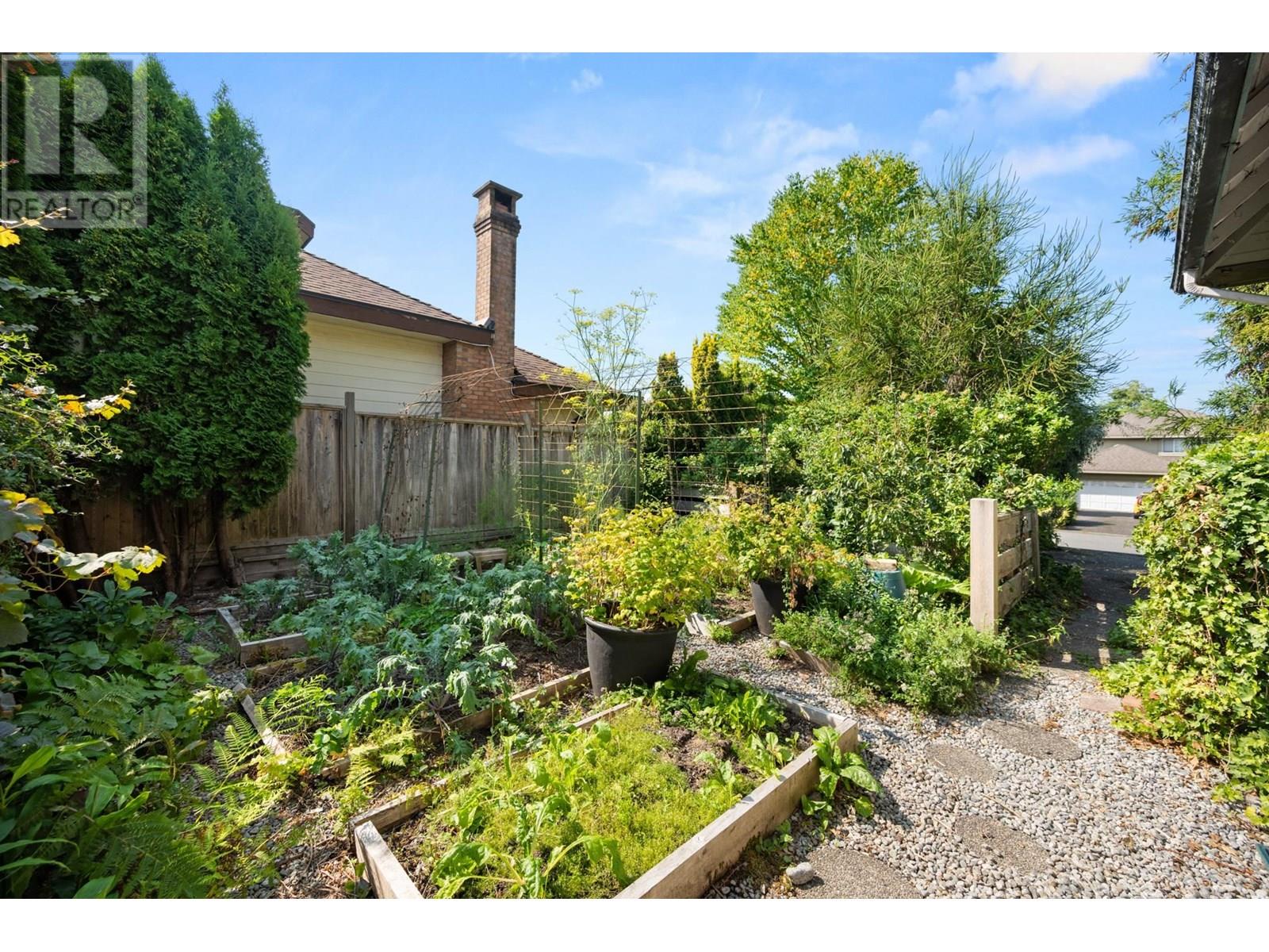 12535 216 Street, Maple Ridge, British Columbia  V2X 5K4 - Photo 35 - R3032935