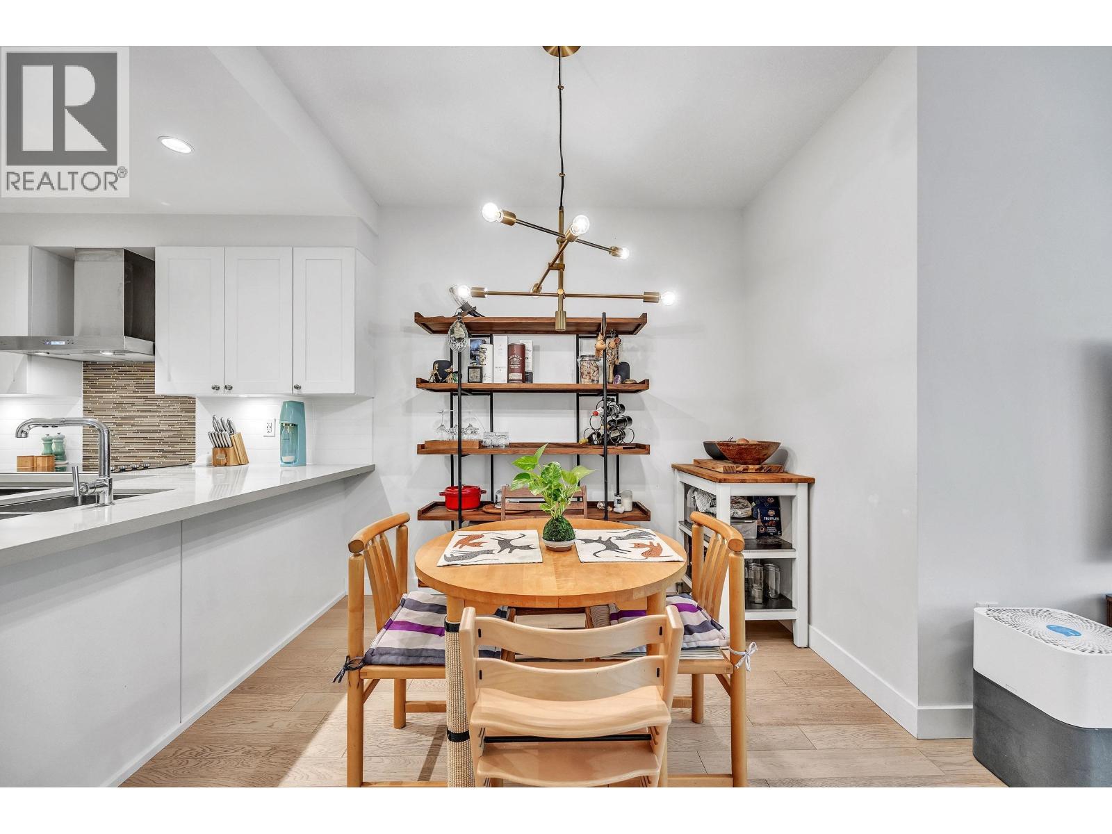 306 3399 Noel Drive, Burnaby, British Columbia  V3J 0G8 - Photo 7 - R3042563