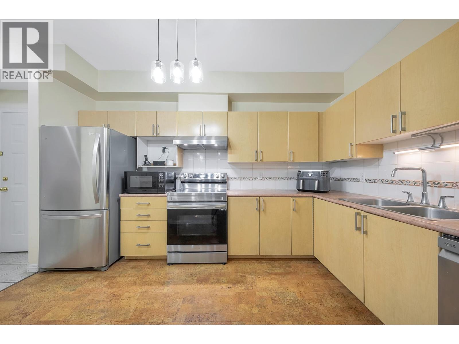 202 83 Star Crescent, New Westminster, British Columbia  V3M 6X8 - Photo 7 - R3049585