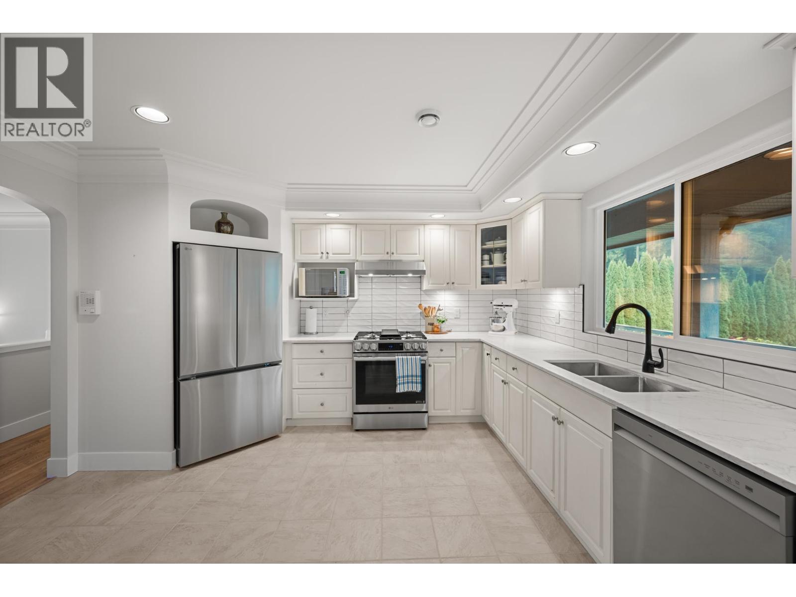 26360 127 Avenue, Maple Ridge, British Columbia  V2W 1C6 - Photo 11 - R3058176