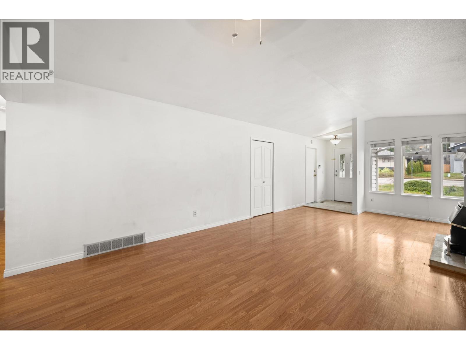 11677 203 Street, Maple Ridge, British Columbia  V2X 4T8 - Photo 11 - R3058220