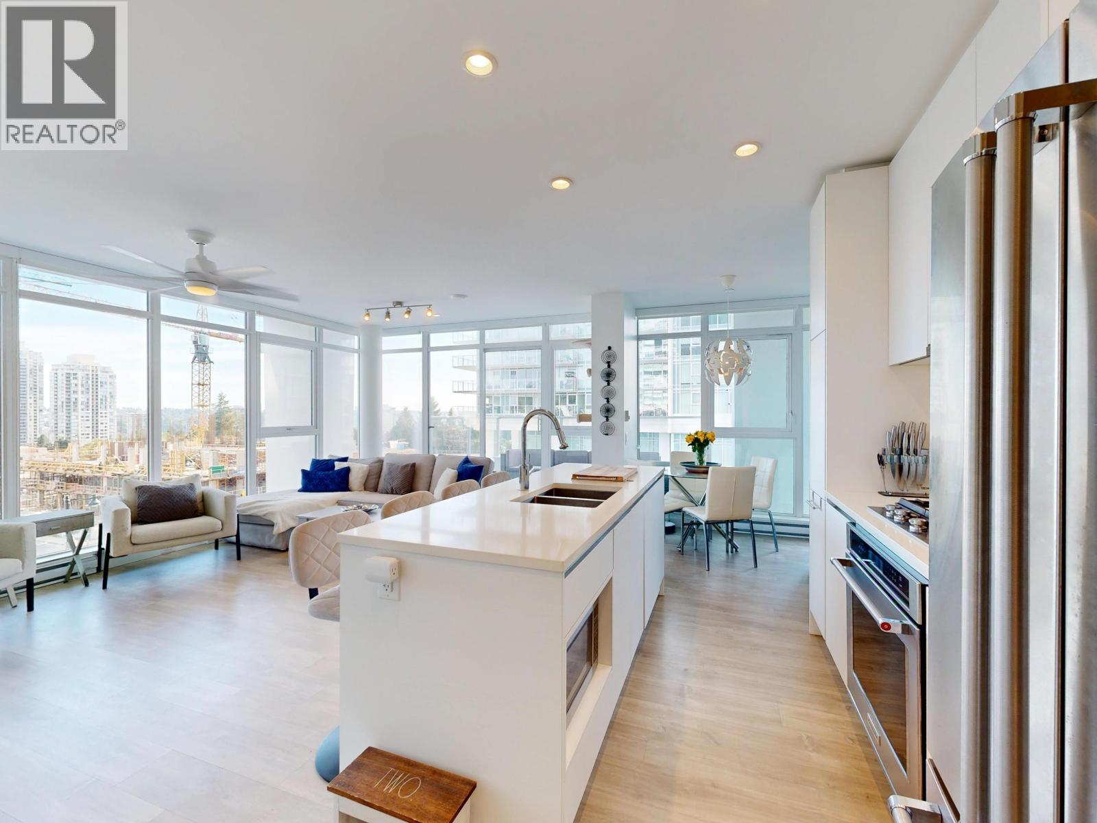 404 657 Whiting Way, Coquitlam, British Columbia  V3J 0J6 - Photo 2 - R3058742