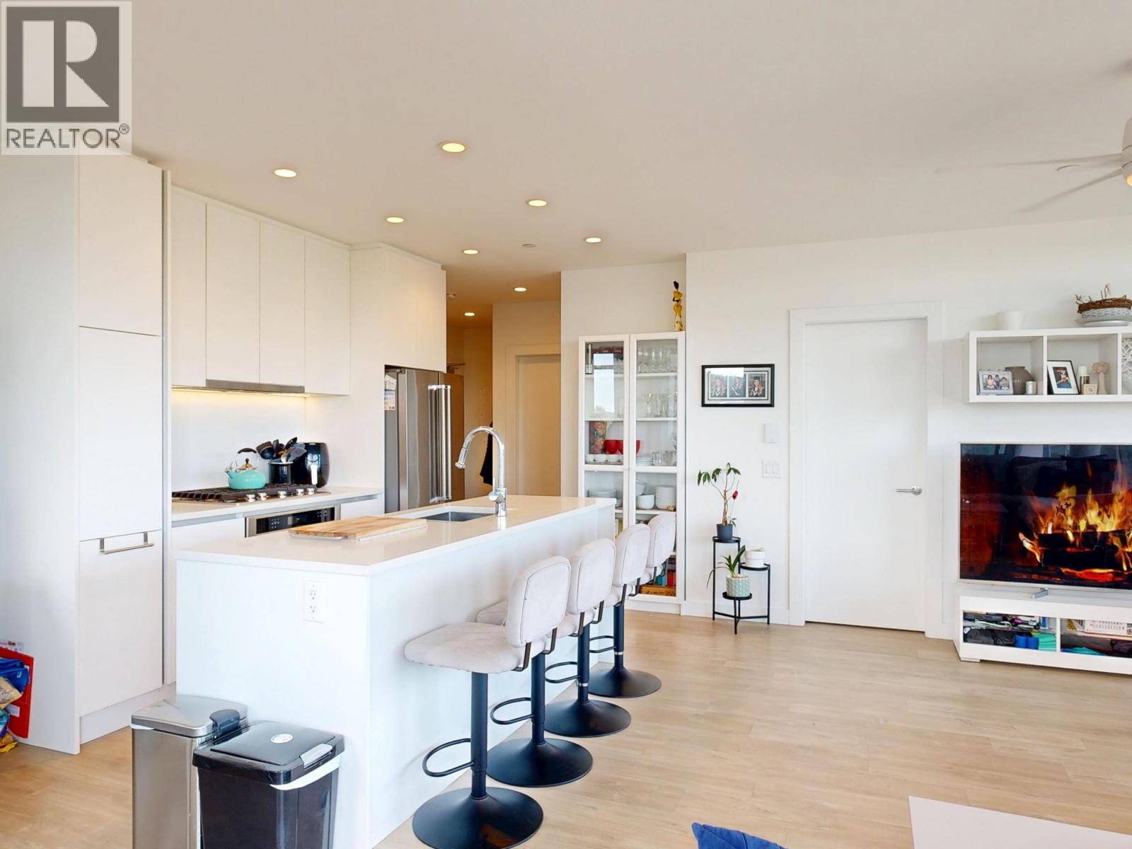 404 657 Whiting Way, Coquitlam, British Columbia  V3J 0J6 - Photo 7 - R3058742