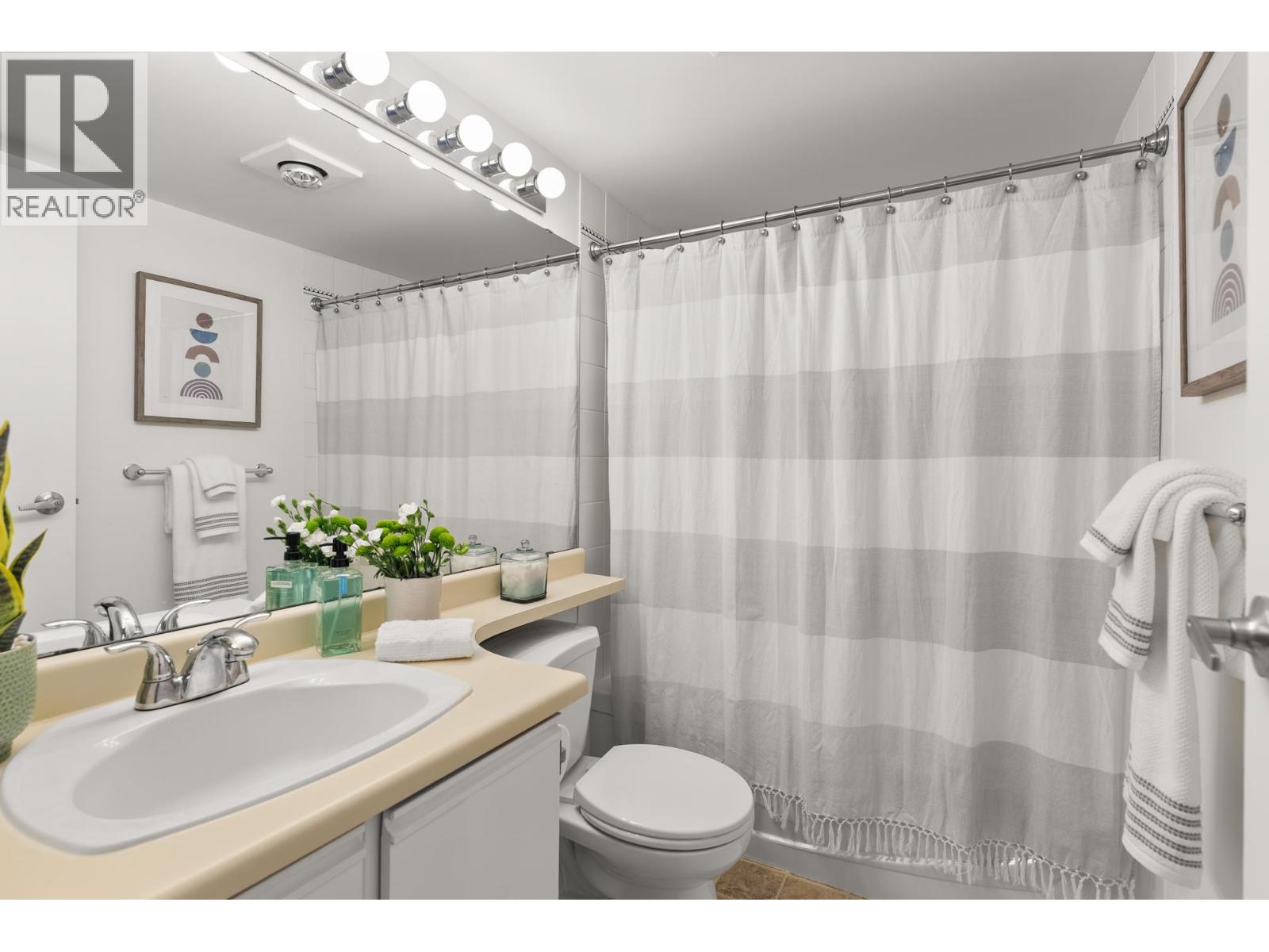 210 1508 Mariner Walk, Vancouver, British Columbia  V6J 4X9 - Photo 31 - R3059585