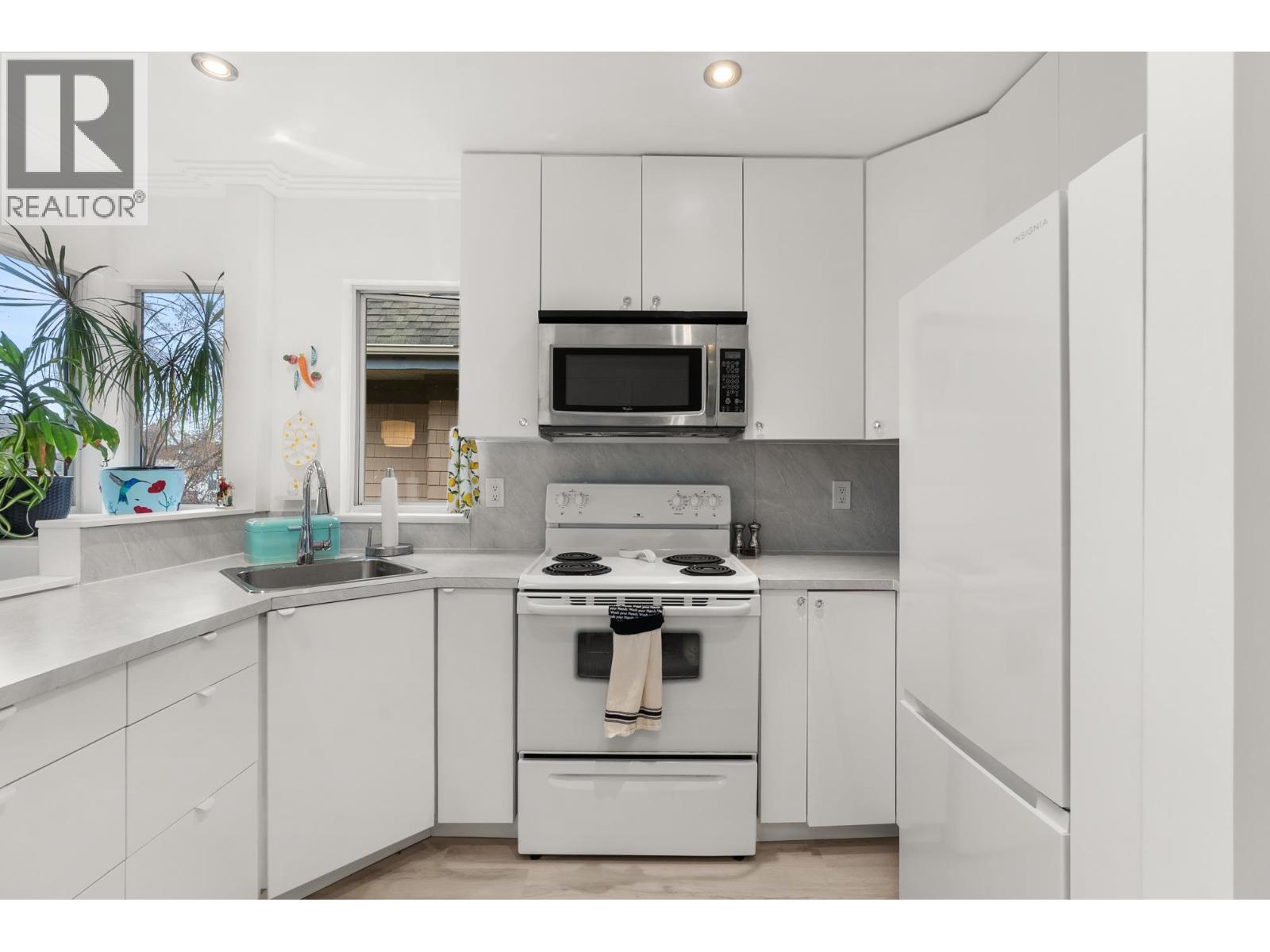 E301 623 W 14th Avenue, Vancouver, British Columbia  V5Z 1P7 - Photo 5 - R3068601