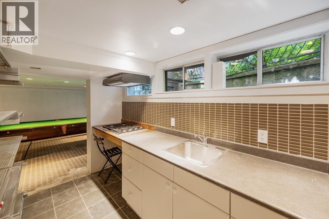 2533 Wallace Crescent, Vancouver, British Columbia  V6R 3V3 - Photo 27 - R3071909