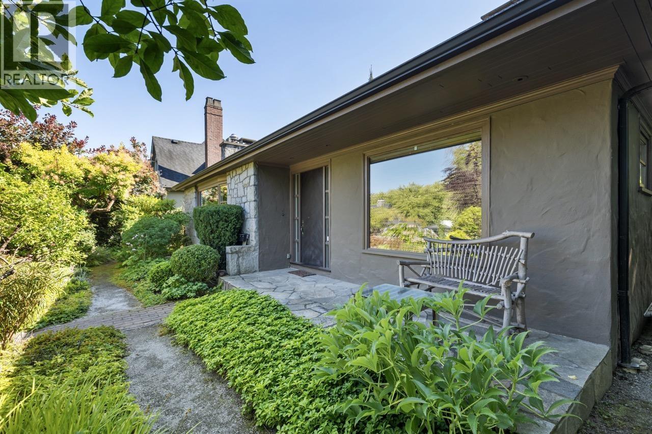 2533 Wallace Crescent, Vancouver, British Columbia  V6R 3V3 - Photo 29 - R3071909