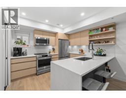 3 752 E 3RD STREET, north vancouver, British Columbia