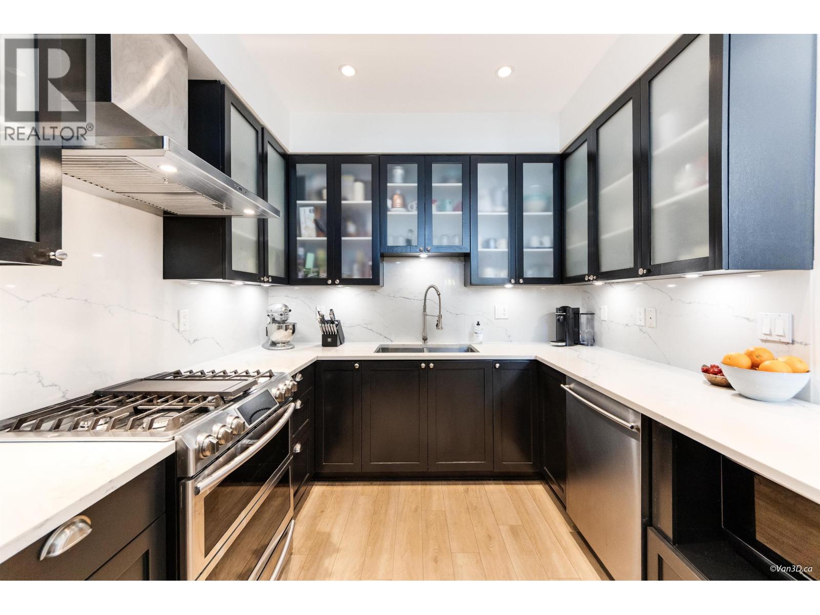 1017 W 8th Avenue, Vancouver, British Columbia  V6H 1C3 - Photo 8 - R3081535