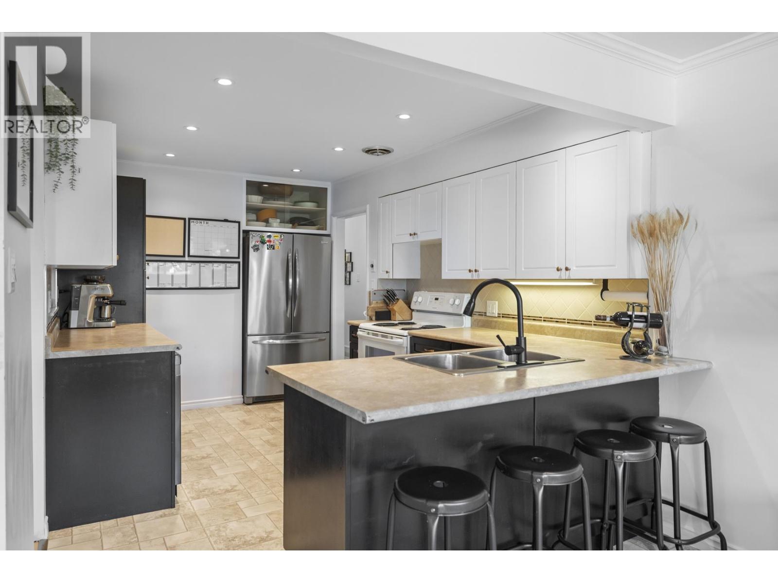 6529 Dawson Street, Vancouver, British Columbia  V5S 2W2 - Photo 12 - R3082497