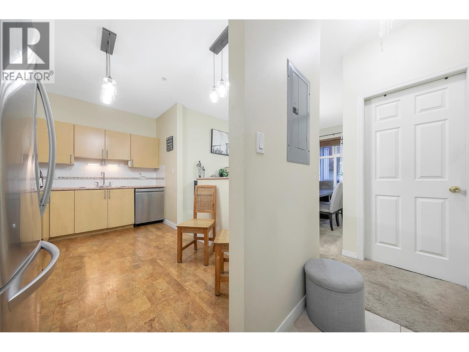 202 83 Star Crescent, New Westminster, British Columbia  V3M 6X8 - Photo 11 - R3084419