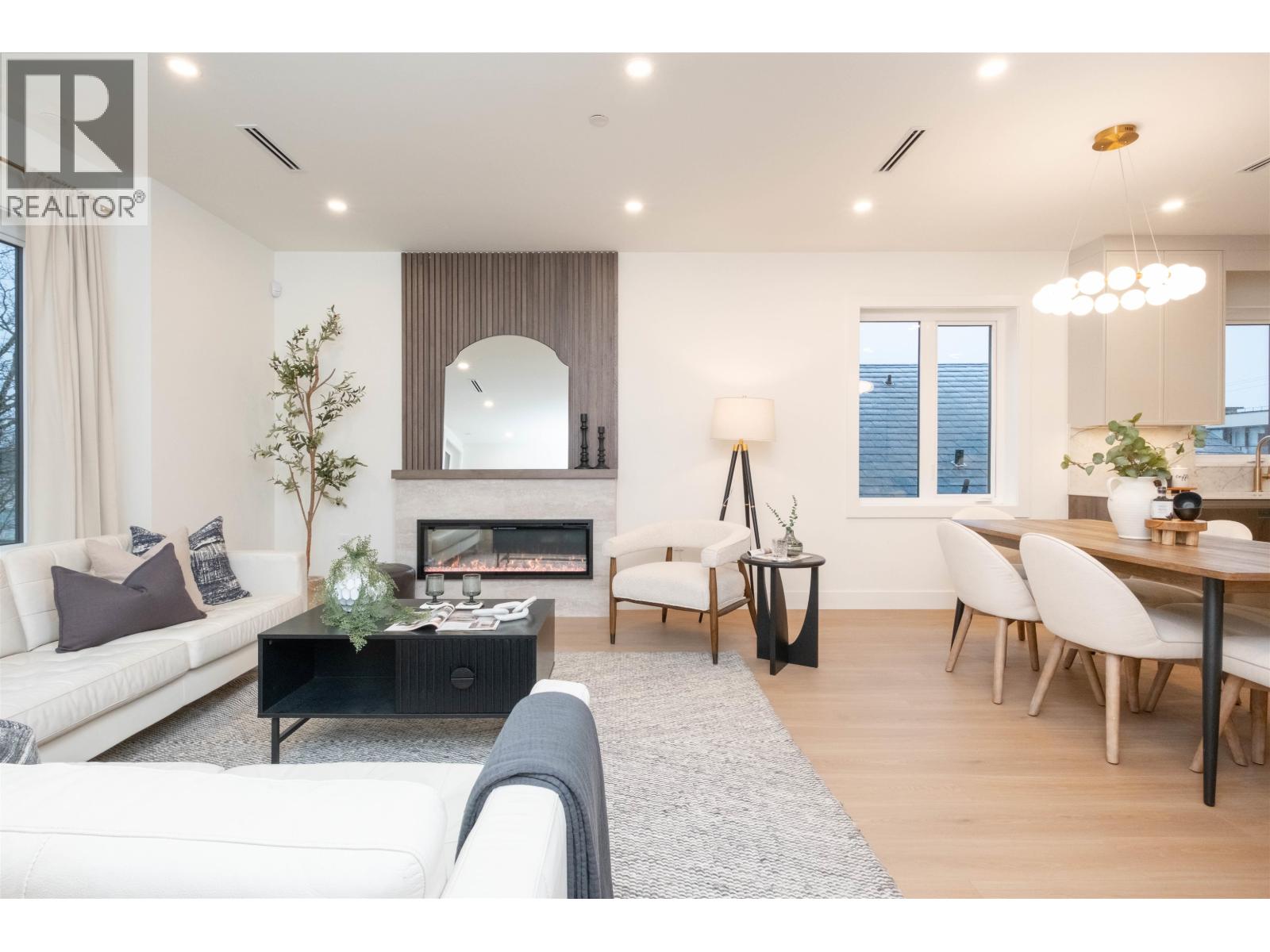 2 2667 E Pender Street, Vancouver, British Columbia  V5K 2B6 - Photo 2 - R3084598