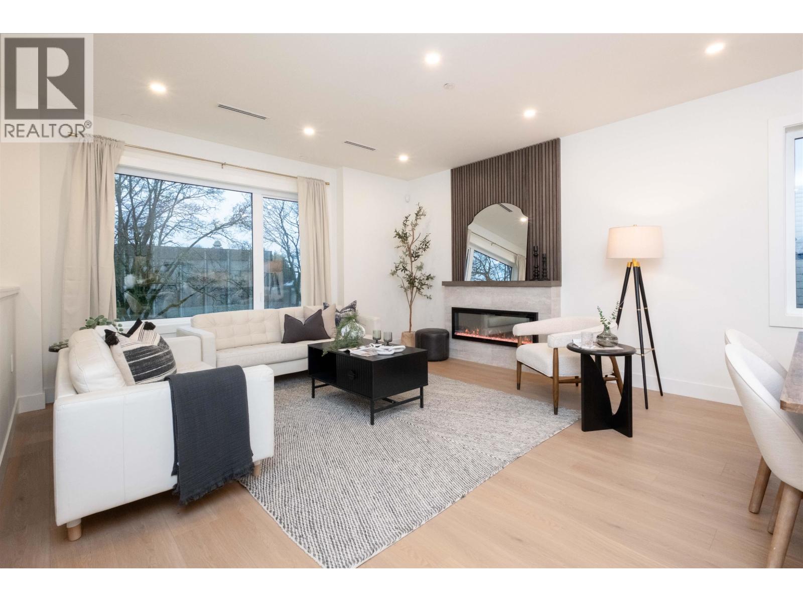 2 2667 E Pender Street, Vancouver, British Columbia  V5K 2B6 - Photo 3 - R3084598