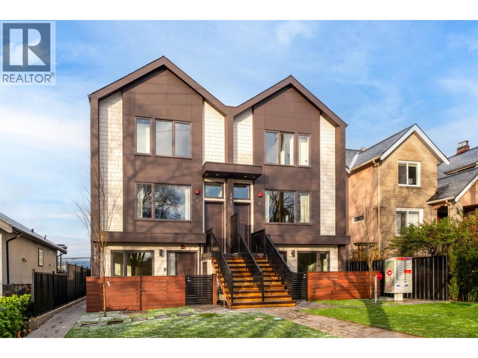 4 2667 E PENDER STREET, vancouver, British Columbia